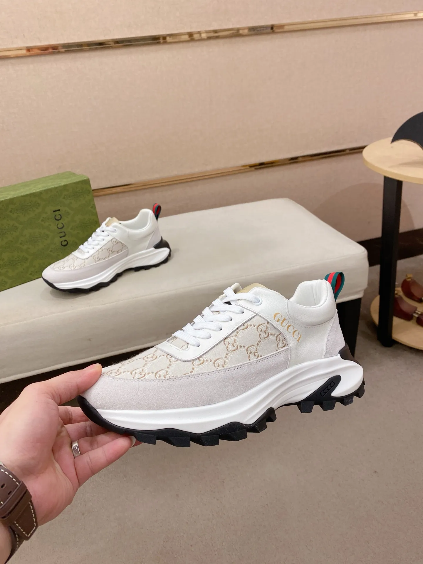 Men's clothing and shoes💰:462💰 (GUCCI) The latest model from the official website🎁🎁Casual and fashionable men's shoes👟, hot style💥The version is simple and elegant, exclusive for trendy men. The unique latest brand elements from the official website👑Original Gucci decoration, fashionable and generous, the fabric is original cowhide ✅Mesh breathable lining, the official website specifies wear-resistant casual outsole, the classic model is taken in kind at the counter🎬38-44 (can be customized for 45 non-refundable)
